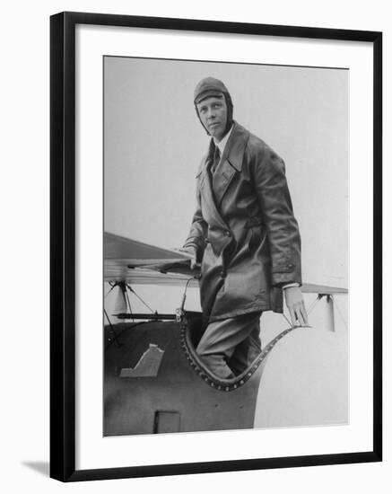 Charles Lindbergh Make His Departure Back to Paris Following His Flight to Croydon Airport-null-Framed Premium Photographic Print