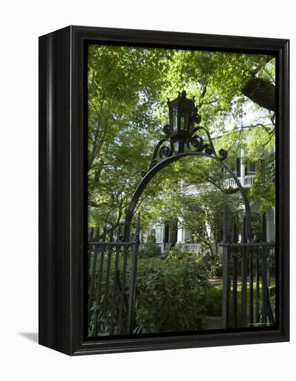 Charleston, South Caorlina, USA-Ethel Davies-Framed Premier Image Canvas