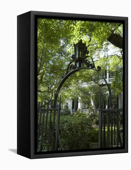 Charleston, South Caorlina, USA-Ethel Davies-Framed Premier Image Canvas