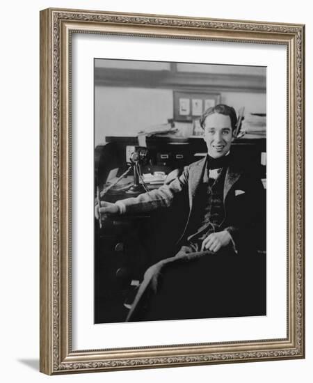 Charlie Chaplin, 1915-20-null-Framed Photographic Print