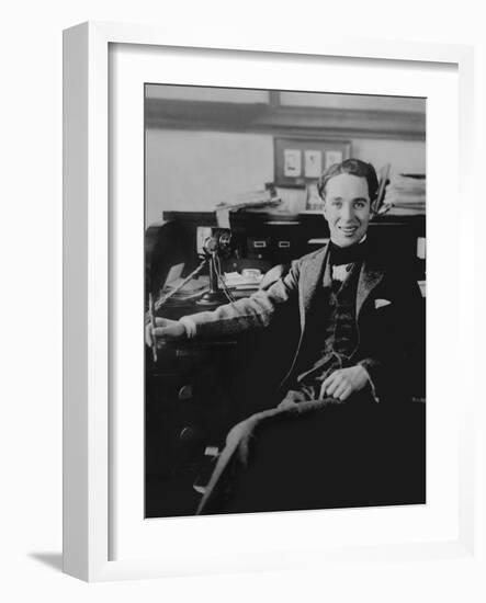 Charlie Chaplin, 1915-20-null-Framed Photographic Print