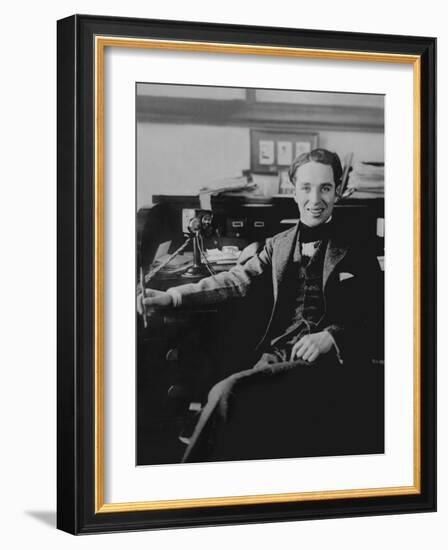 Charlie Chaplin, 1915-20-null-Framed Photographic Print