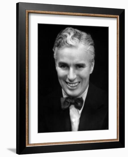 Charlie Chaplin, Looking Dapper, 1936-null-Framed Photo