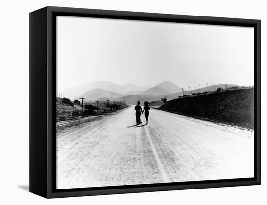 Charlie Chaplin, Paulette Goddard. "The Masses" 1936, "Modern Times" Directed by Charles Chaplin-null-Framed Premier Image Canvas