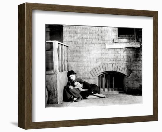 Charlie Chaplin, Paulette Goddard. "The Masses" 1936, "Modern Times" Directed by Charles Chaplin-null-Framed Photographic Print