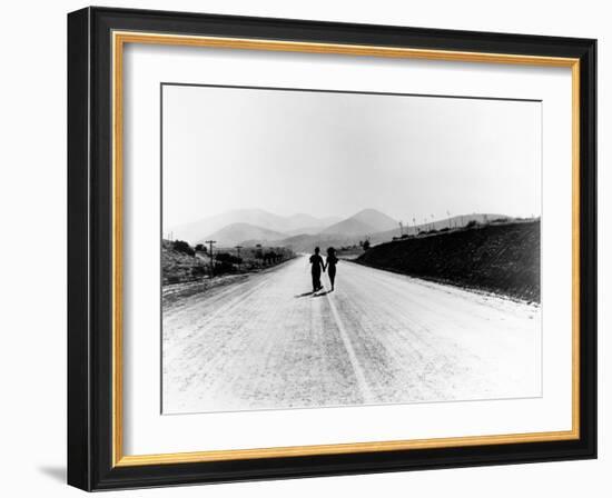 Charlie Chaplin, Paulette Goddard. "The Masses" 1936, "Modern Times" Directed by Charles Chaplin-null-Framed Photographic Print