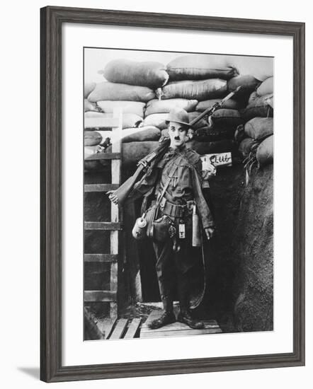 Charlie Chaplin, Shoulder Arms, 1918-null-Framed Photographic Print