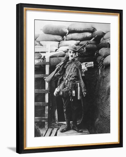 Charlie Chaplin, Shoulder Arms, 1918-null-Framed Photographic Print