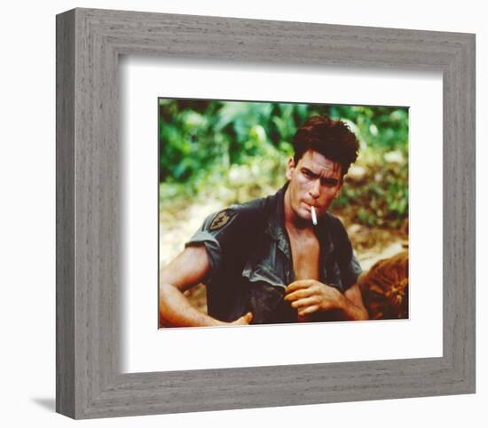 Charlie Sheen - Platoon-null-Framed Photo