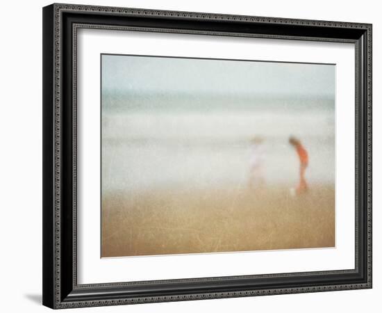 Chasing Waves I-Doug Chinnery-Framed Photographic Print