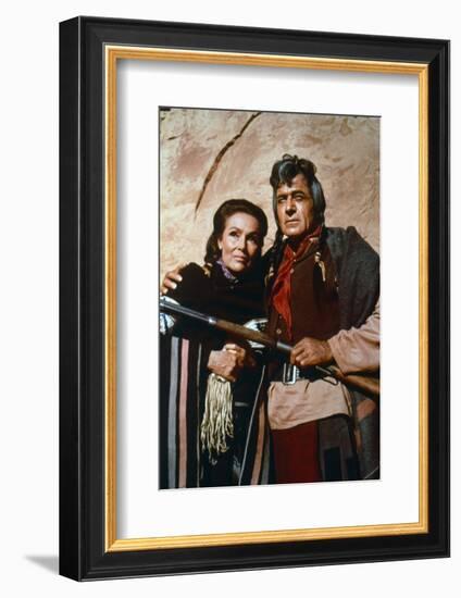 CHEYENNE AUTUMN, 1964 directed by JOHN FORD Dolores del Rio and Ricardo Montalban (photo)-null-Framed Photo