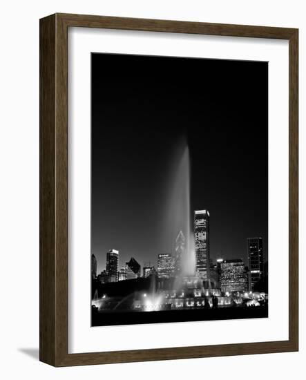 Chicagos Buckingham Fountain, Black & White, Port-Steve Gadomski-Framed Photographic Print