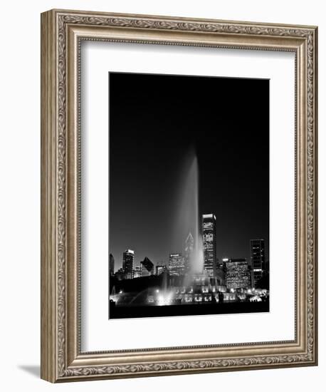 Chicagos Buckingham Fountain, Black & White, Port-Steve Gadomski-Framed Photographic Print