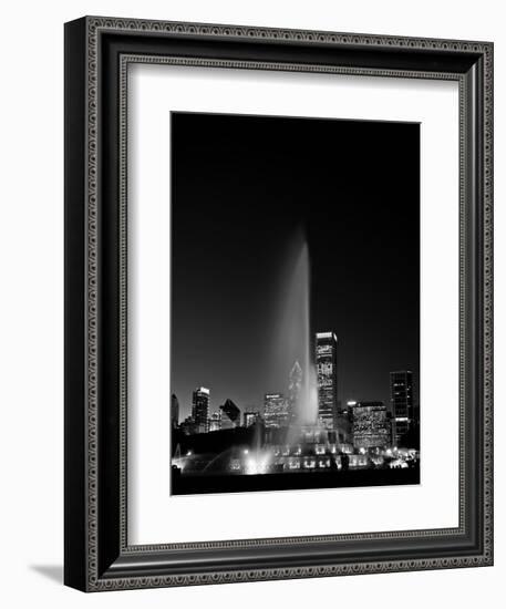 Chicagos Buckingham Fountain, Black & White, Port-Steve Gadomski-Framed Photographic Print