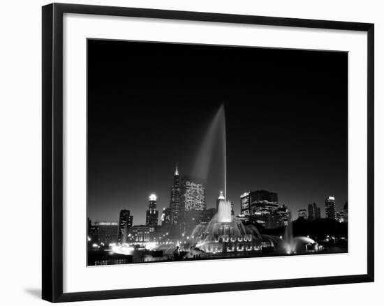 Chicagos Buckingham Fountain, Black & White-Steve Gadomski-Framed Photographic Print