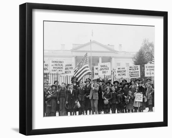 Children at the White House appealing to the President for the release of political prisoners,1922-American Photographer-Framed Photographic Print
