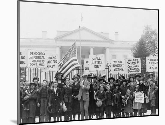 Children at the White House appealing to the President for the release of political prisoners,1922-American Photographer-Mounted Photographic Print