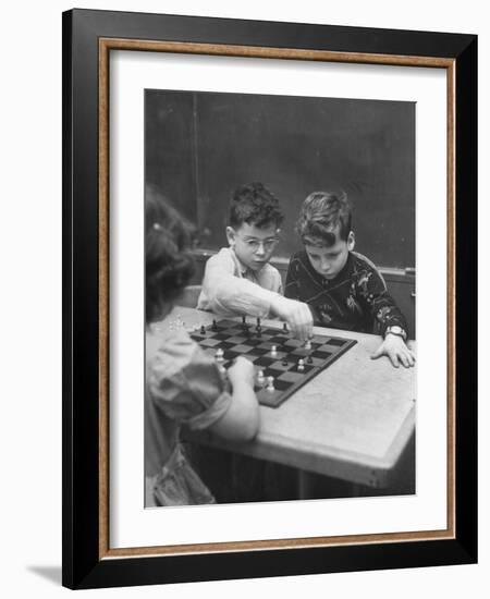 Children Considered Geniuses Playing Chess-Nina Leen-Framed Photographic Print