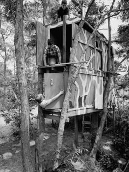 'Children Playing in a Treehouse' Photographic Print | Art.com