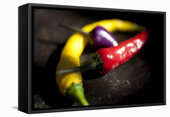 Chili-Fabio Petroni-Framed Premier Image Canvas