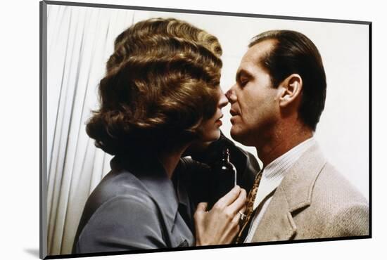 CHINATOXN, 1974 directed by ROMAN POLANSKI Faye Dunaway and Jack Nicholson (photo)-null-Mounted Photo