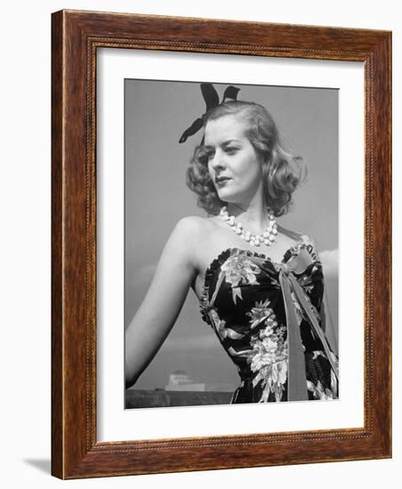 Chintz Used for an Evening Dress, a New Use for This Material-Alfred Eisenstaedt-Framed Photographic Print