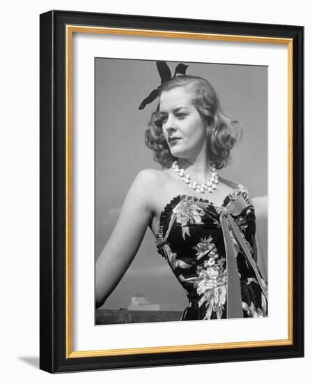 Chintz Used for an Evening Dress, a New Use for This Material-Alfred Eisenstaedt-Framed Photographic Print