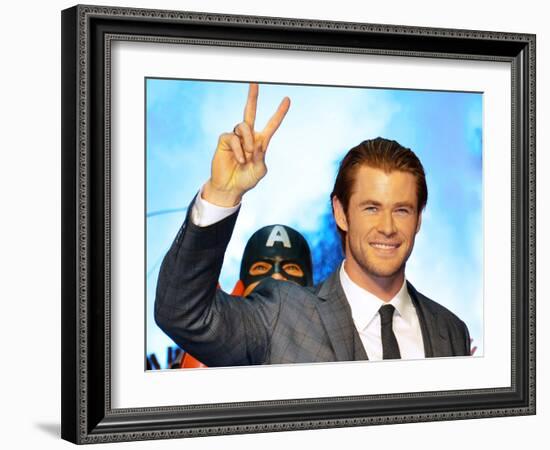 Chris Hemsworth-null-Framed Photo