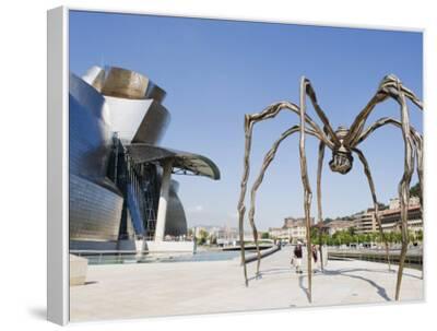 アート・デザイン・音楽 PETER EISENMAN & FRANK GEHRY Deconstructivism is a modern architectural style known for