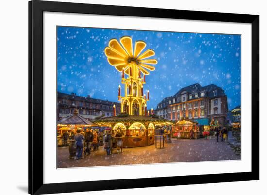 Christmas market on the marketplace in Heidelberg, Baden-Württemberg, Germany-Jan Christopher Becke-Framed Photographic Print