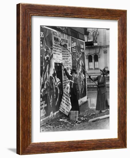 Cincinnati: Suffragettes-null-Framed Photographic Print