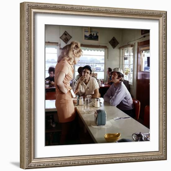 Cinq pieces faciles FIVE EASY PIECES by Bob Rafelson with Jack Nicholson and Karen Black, 1970 (pho-null-Framed Photo