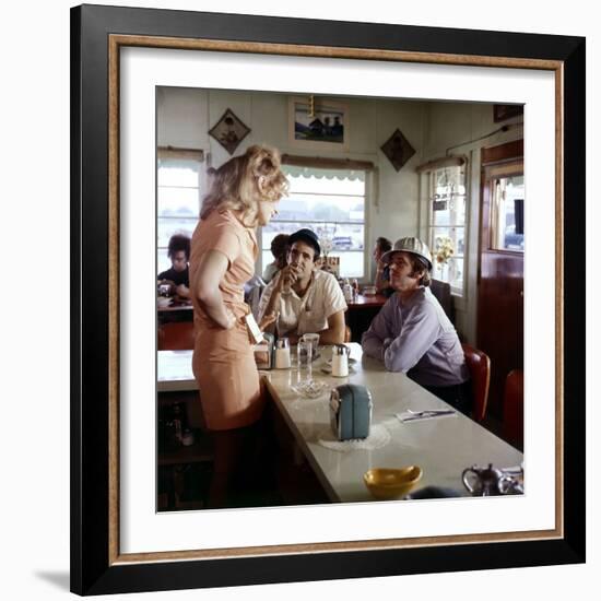 Cinq pieces faciles FIVE EASY PIECES by Bob Rafelson with Jack Nicholson and Karen Black, 1970 (pho-null-Framed Photo