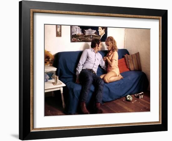 Cinq pieces faciles FIVE EASY PIECES by Bob Rafelson with Jack Nicholson and Karen Black, 1970 (pho-null-Framed Photo