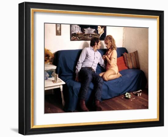 Cinq pieces faciles FIVE EASY PIECES by Bob Rafelson with Jack Nicholson and Karen Black, 1970 (pho-null-Framed Photo