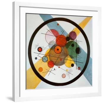 Circle in a Circle-Wassily Kandinsky-Framed Art Print