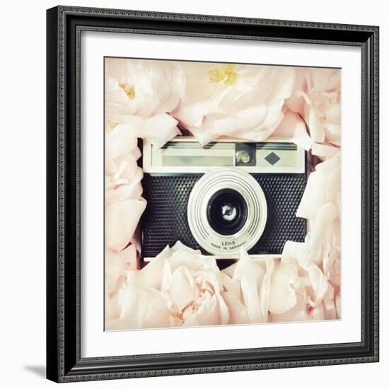 Circle of Roses-Vicki Dvorak-Framed Art Print