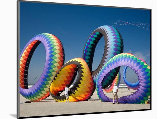 Circoflex Kites, International Kite Festival, Long Beach, Washington, USA-Jamie & Judy Wild-Mounted Photographic Print