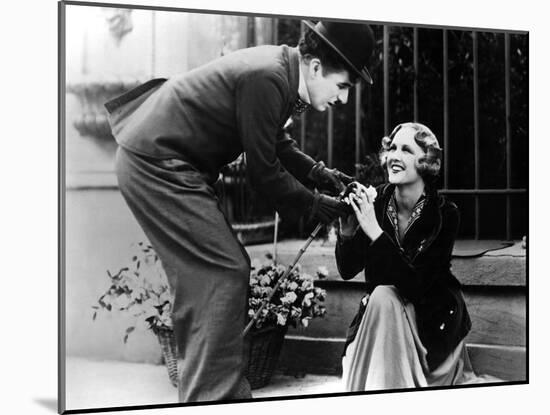 City Lights, Charlie Chaplin, Virginia Cherrill, 1931-null-Mounted Photo