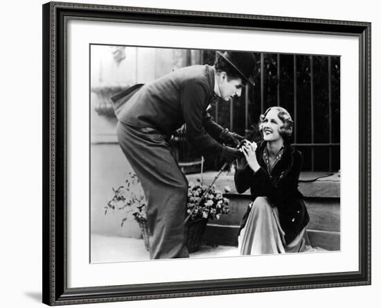 City Lights, Charlie Chaplin, Virginia Cherrill, 1931-null-Framed Photo