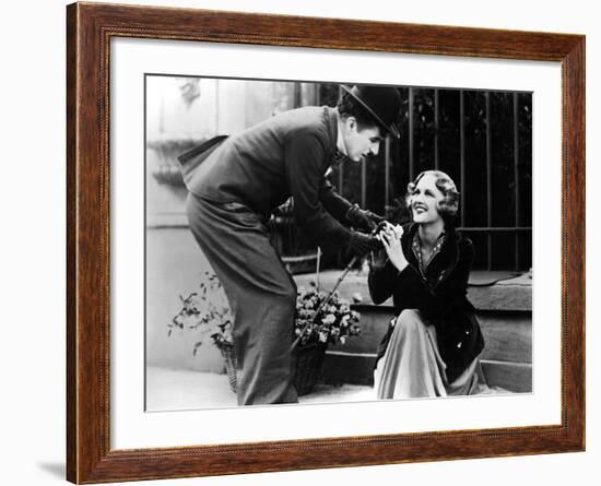 City Lights, Charlie Chaplin, Virginia Cherrill, 1931-null-Framed Photo