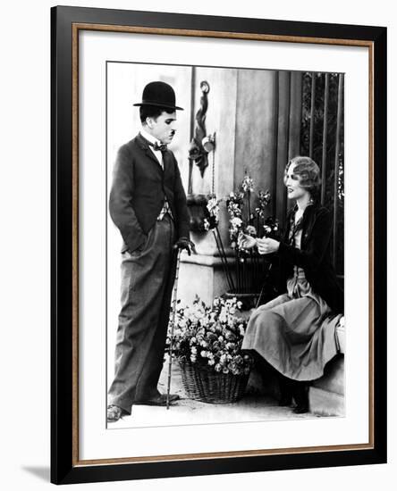 City Lights, Charlie Chaplin, Virginia Cherrill, 1931-null-Framed Photo