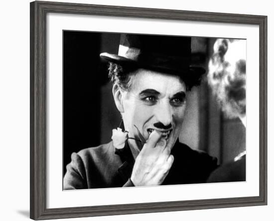 City Lights, Charlie Chaplin, Virginia Cherrill, 1931-null-Framed Photo