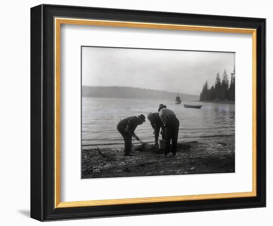 Clam Digging, 1915-null-Framed Giclee Print