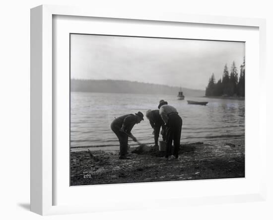 Clam Digging, 1915-null-Framed Giclee Print