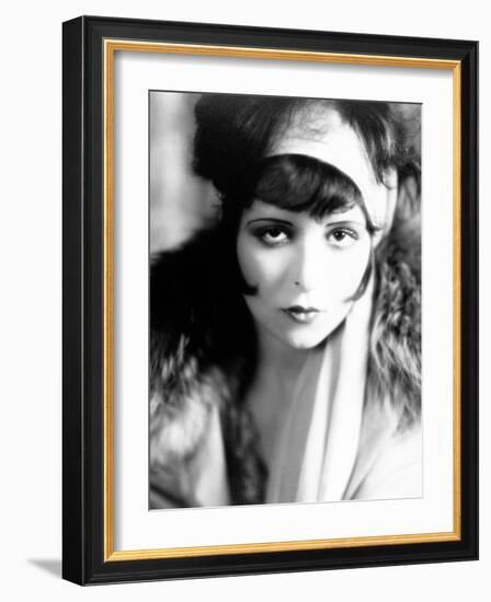 Clara Bow, 1927-null-Framed Photographic Print