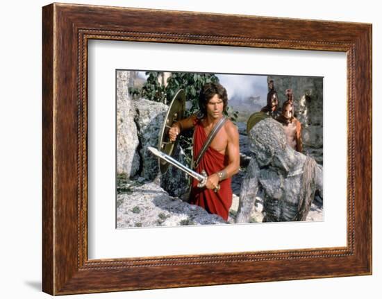 CLASH OF THE TITANS, 1981 directed by DESMOND DAVIS Harry Hamlin (photo)-null-Framed Photo