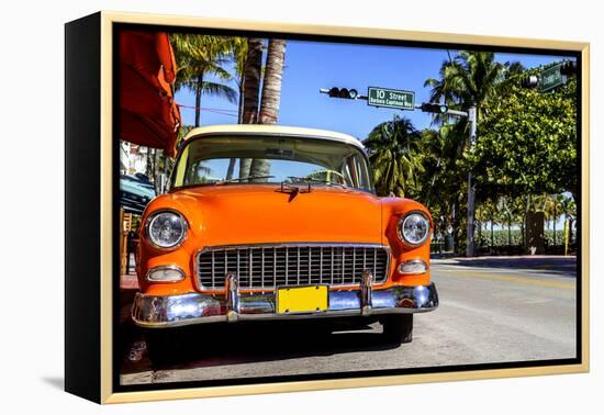 Classic American Car on South Beach, Miami.-vent du sud-Framed Premier Image Canvas