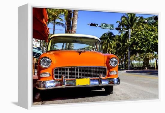 Classic American Car on South Beach, Miami.-vent du sud-Framed Premier Image Canvas