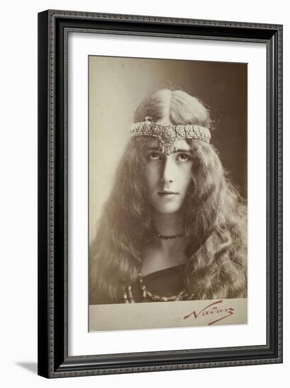 Cléo de Mérode, cheveux dénoués et diadème-Paul Nadar-Framed Giclee Print